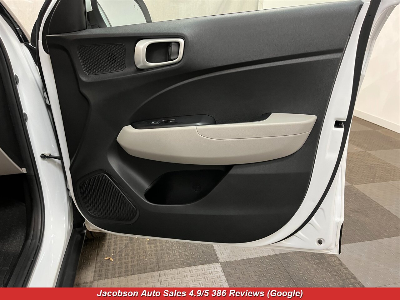 2023 Hyundai VENUE SEL - Photo 36 - Oshkosh, WI 54901