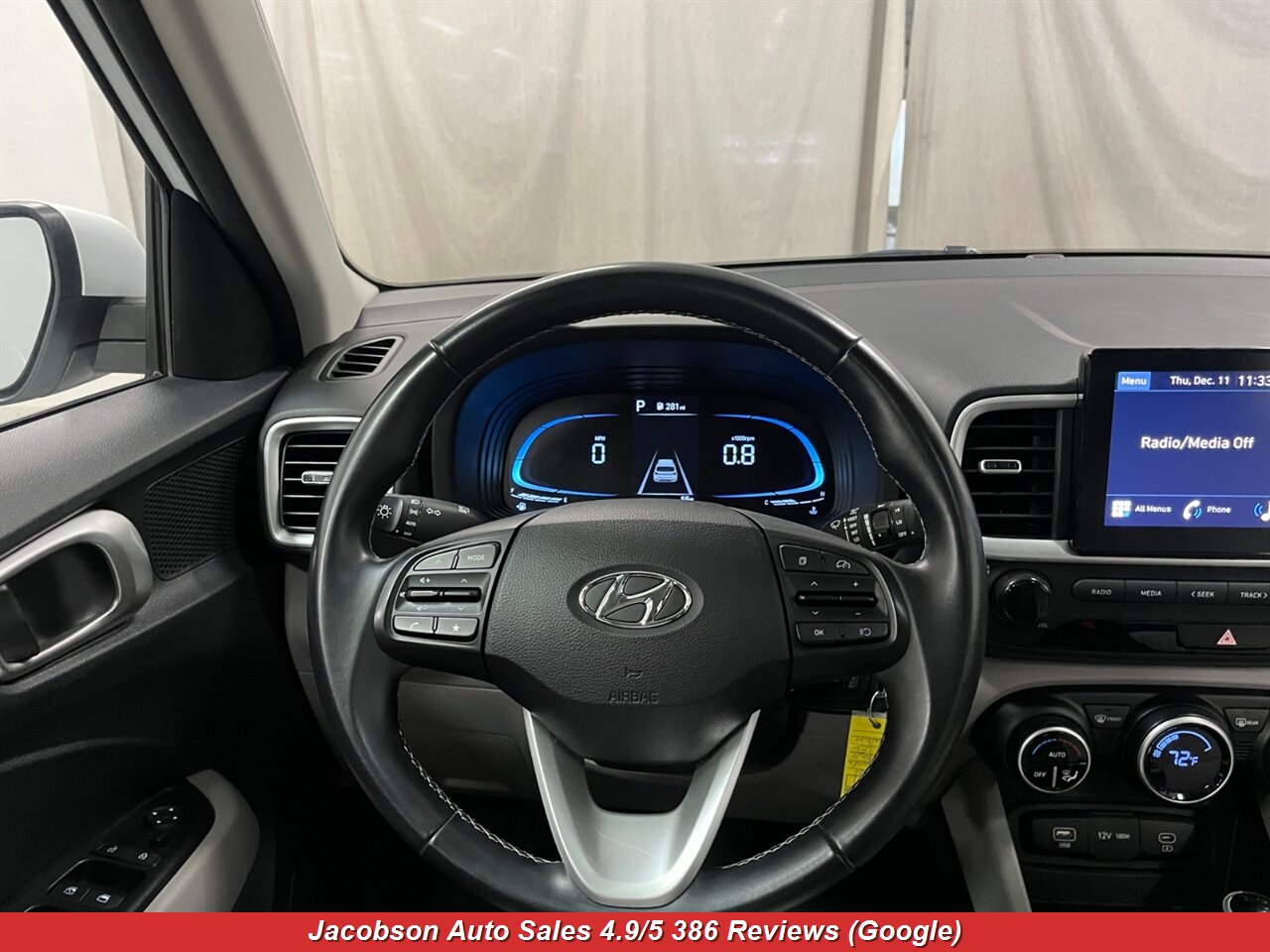 2023 Hyundai VENUE SEL - Photo 6 - Oshkosh, WI 54901