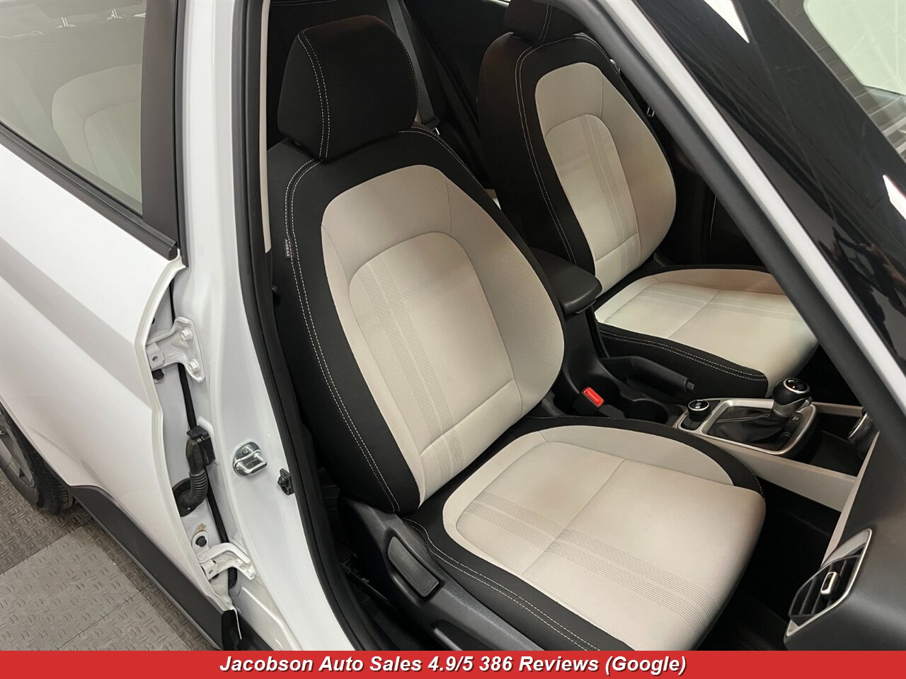 2023 Hyundai VENUE SEL - Photo 37 - Oshkosh, WI 54901