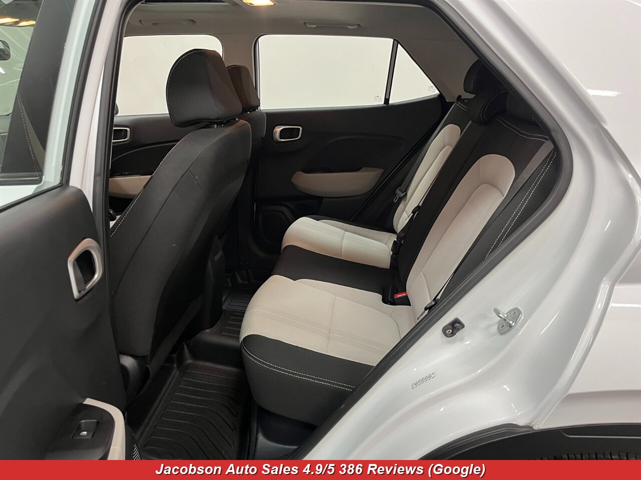 2023 Hyundai VENUE SEL - Photo 32 - Oshkosh, WI 54901