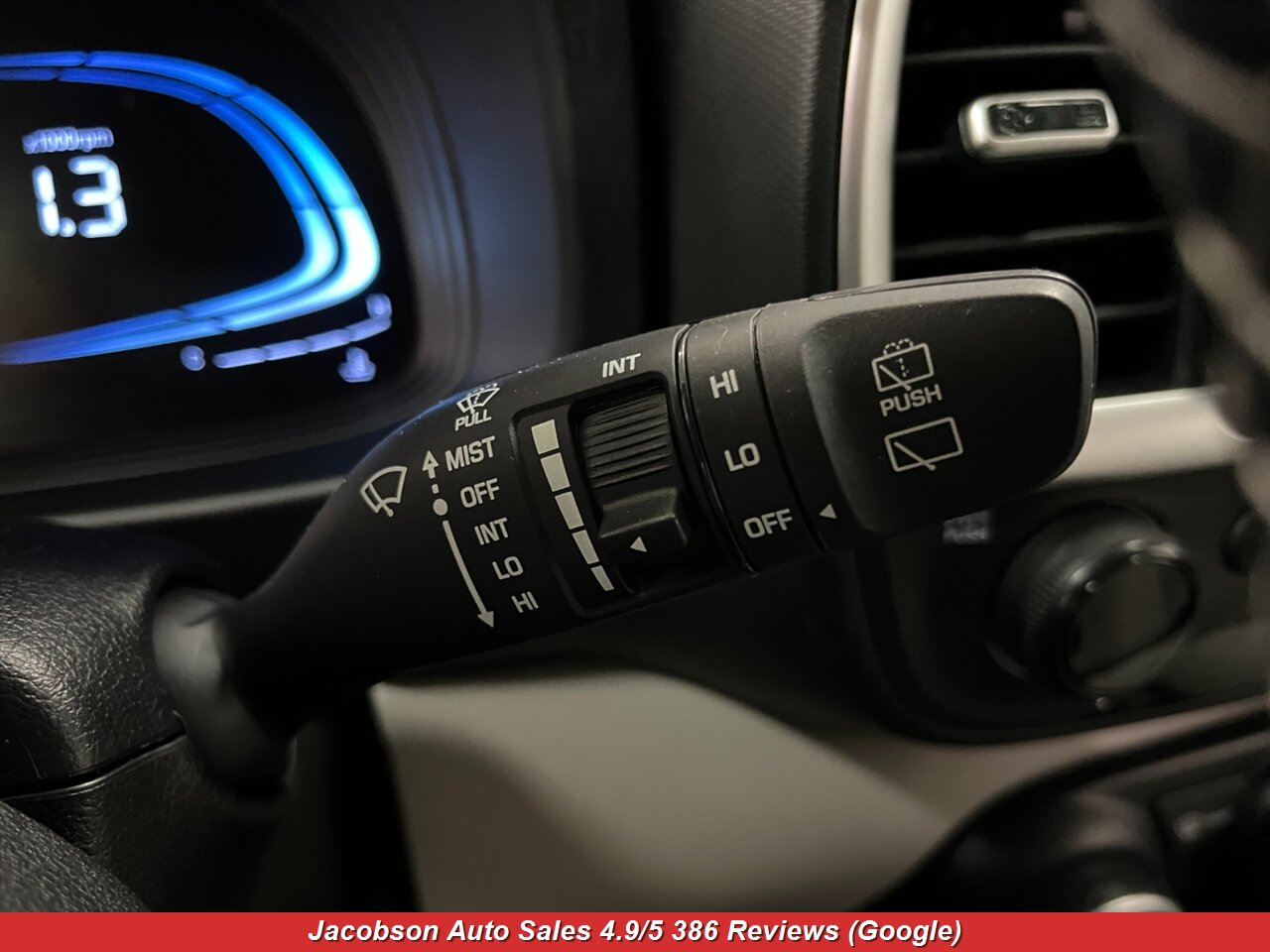 2023 Hyundai VENUE SEL - Photo 13 - Oshkosh, WI 54901