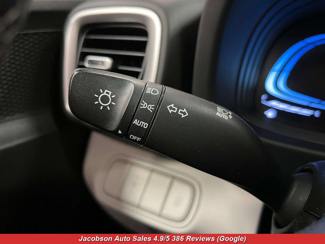 2023 Hyundai VENUE SEL - Photo 7 - Oshkosh, WI 54901