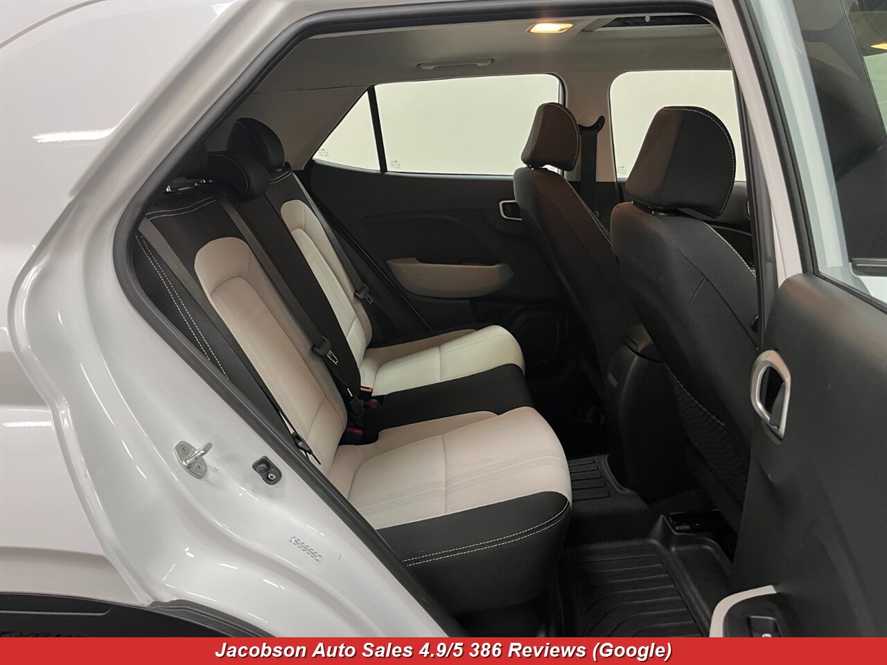 2023 Hyundai VENUE SEL - Photo 35 - Oshkosh, WI 54901