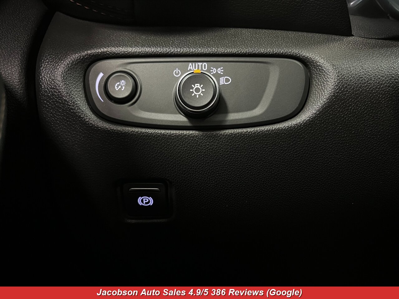 2019 Chevrolet Blazer Premier AWD - Photo 8 - Oshkosh, WI 54901
