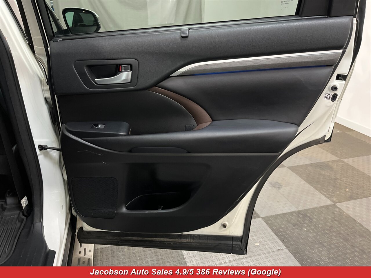 2018 Toyota Highlander Limited Platinum AWD - Photo 42 - Oshkosh, WI 54901