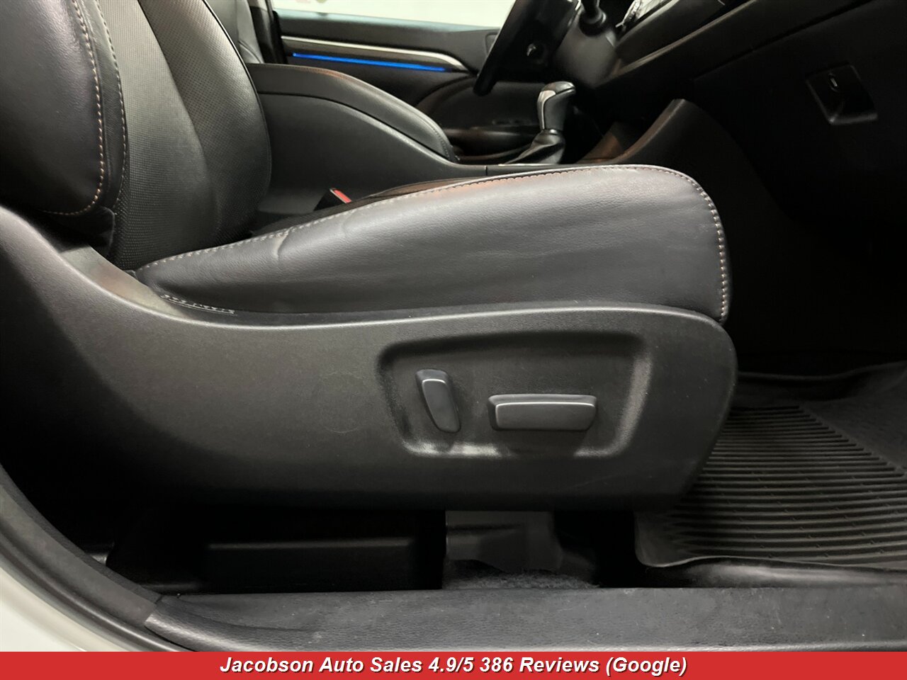 2018 Toyota Highlander Limited Platinum AWD - Photo 48 - Oshkosh, WI 54901