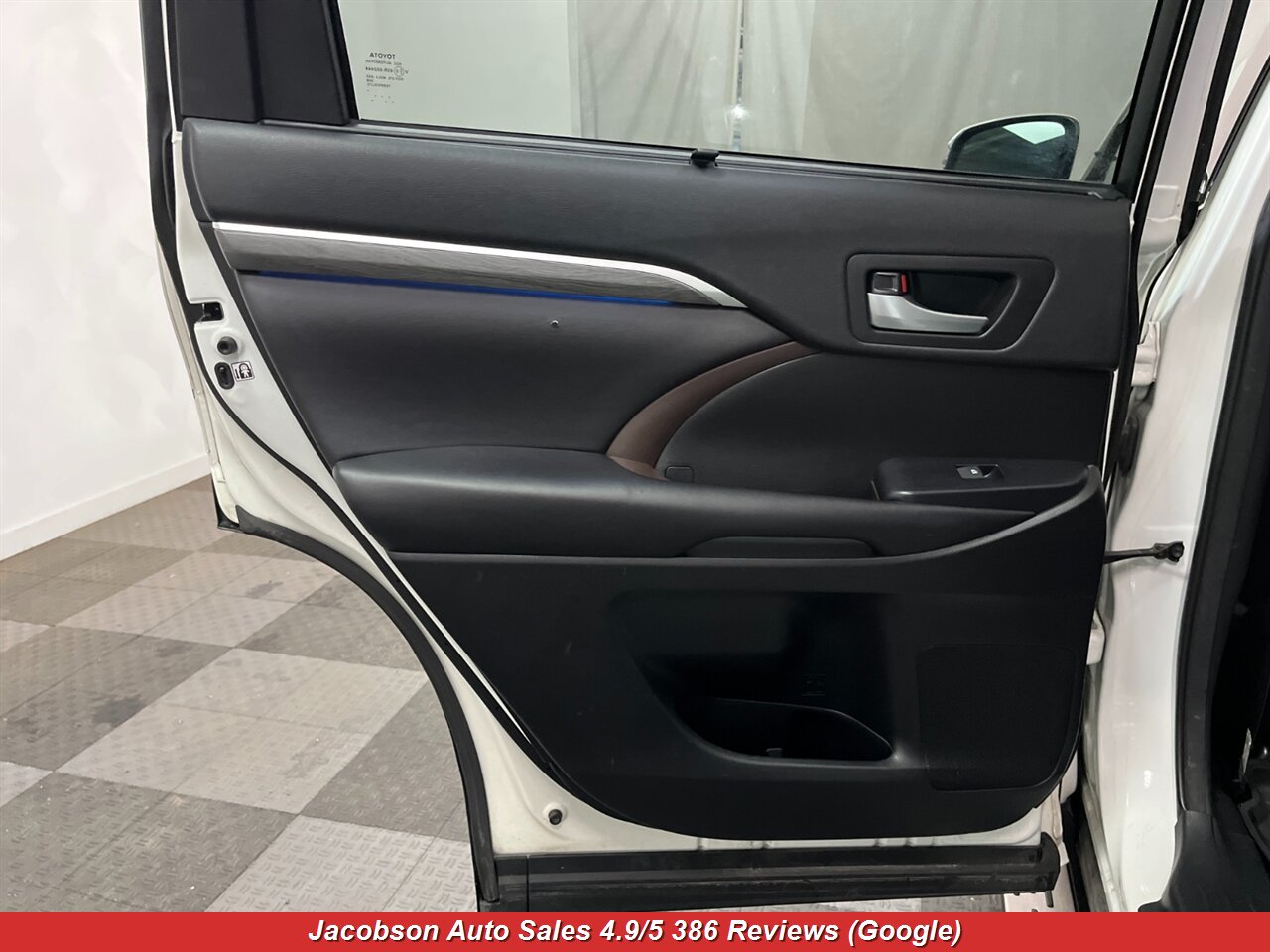 2018 Toyota Highlander Limited Platinum AWD - Photo 36 - Oshkosh, WI 54901