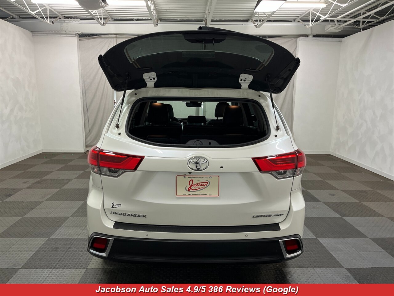 2018 Toyota Highlander Limited Platinum AWD - Photo 54 - Oshkosh, WI 54901