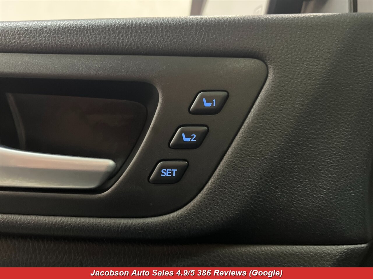 2018 Toyota Highlander Limited Platinum AWD - Photo 31 - Oshkosh, WI 54901