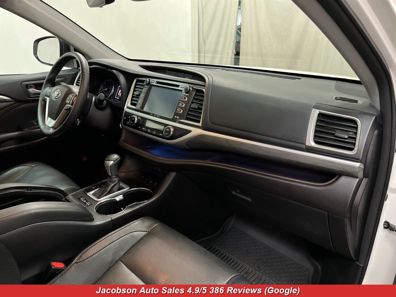 2018 Toyota Highlander Limited Platinum AWD - Photo 49 - Oshkosh, WI 54901