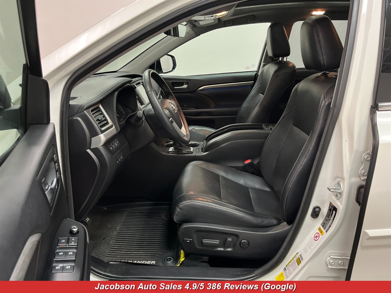 2018 Toyota Highlander Limited Platinum AWD - Photo 34 - Oshkosh, WI 54901