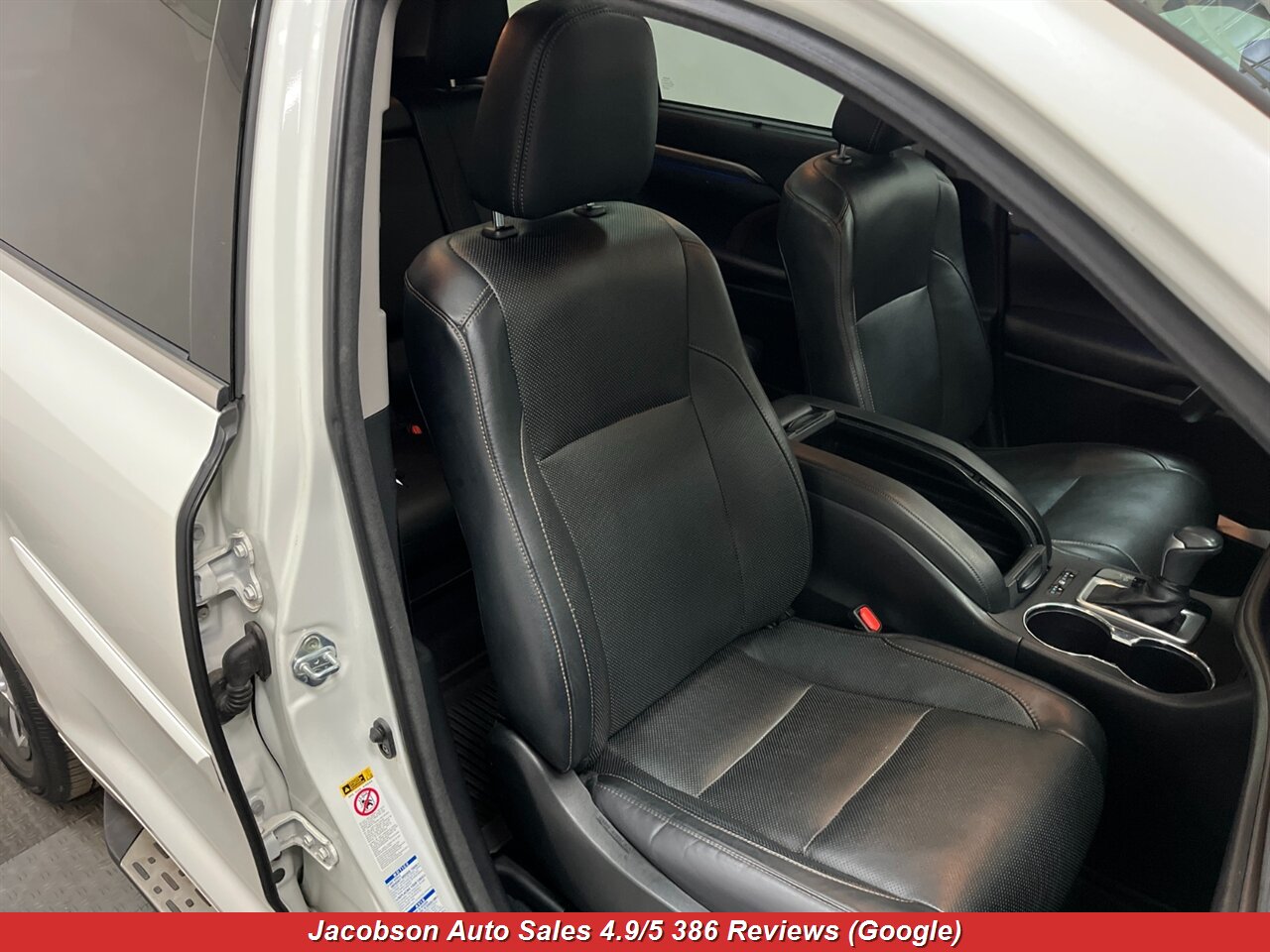 2018 Toyota Highlander Limited Platinum AWD - Photo 46 - Oshkosh, WI 54901