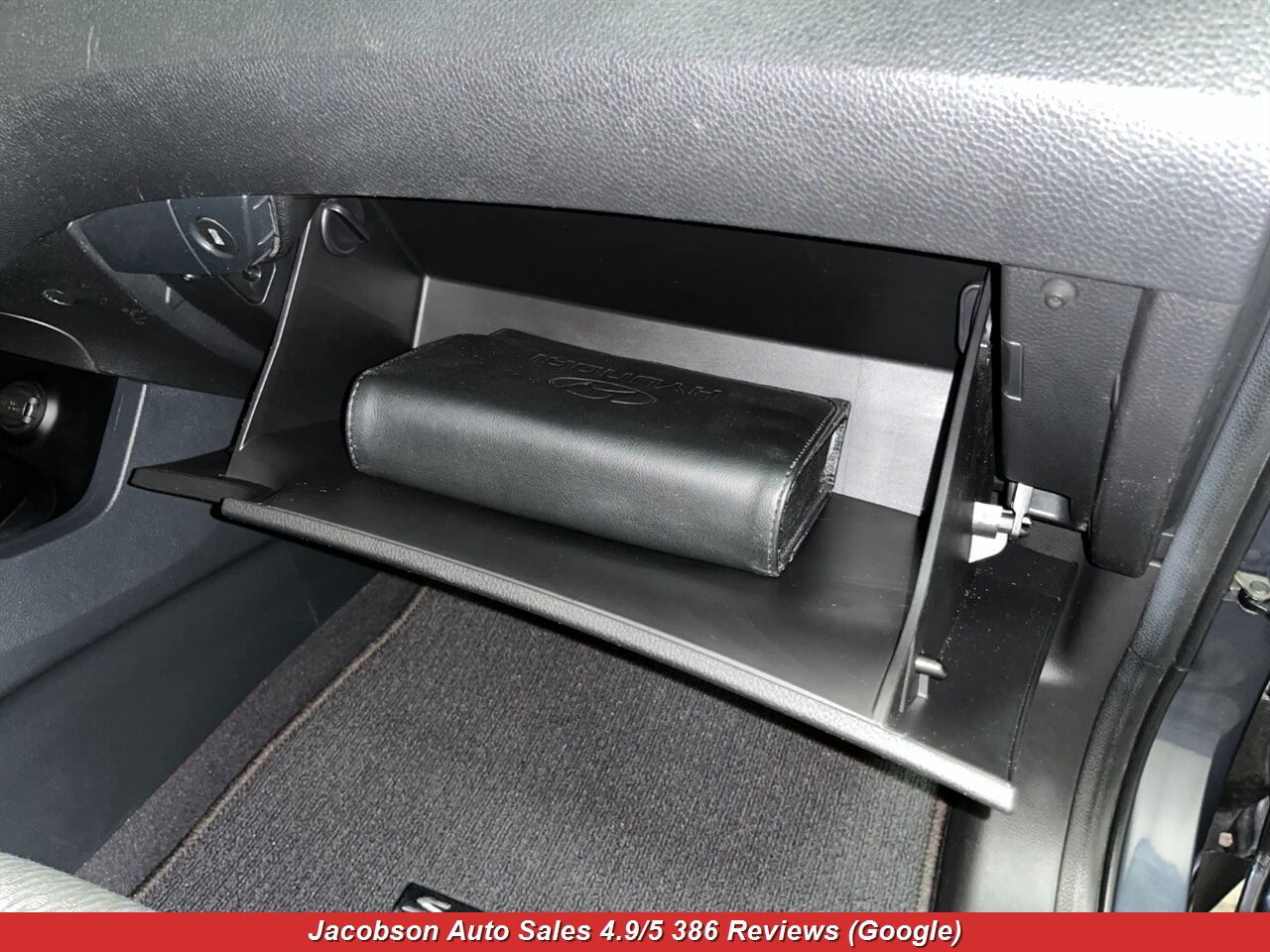 2014 Hyundai SANTA FE Sport 2.4L AWD - Photo 43 - Oshkosh, WI 54901