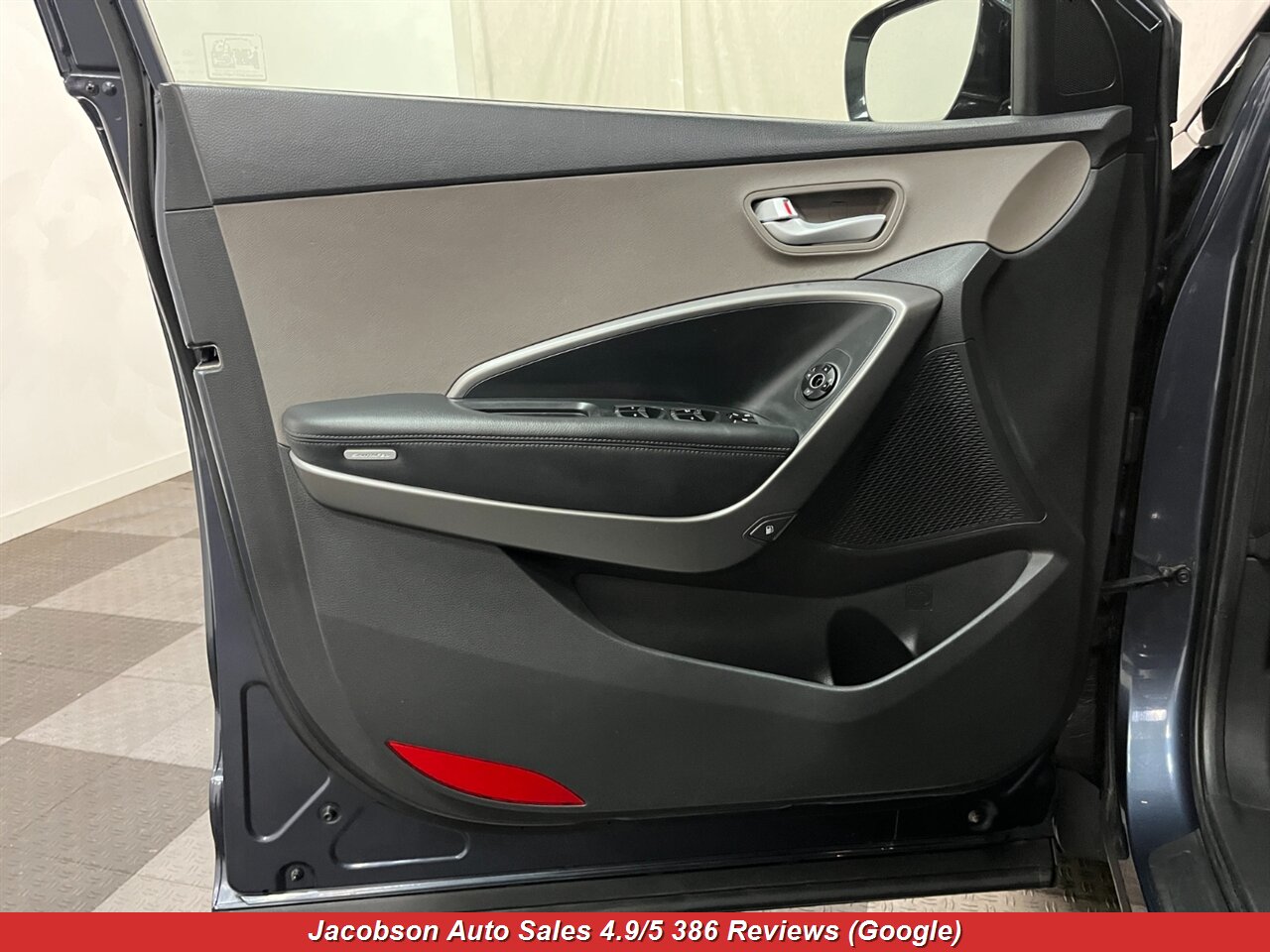 2014 Hyundai SANTA FE Sport 2.4L AWD - Photo 23 - Oshkosh, WI 54901