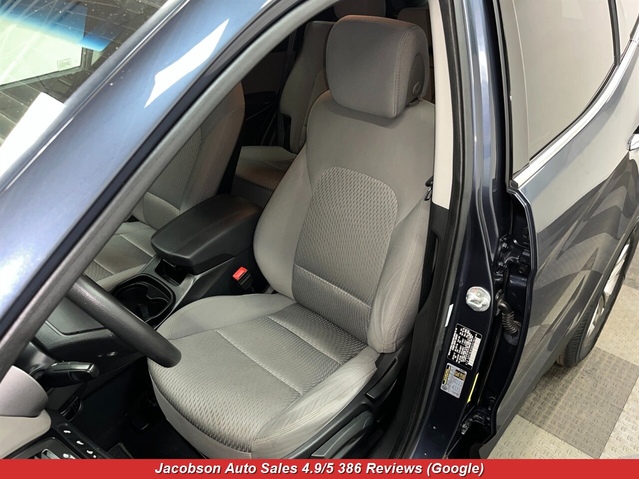 2014 Hyundai SANTA FE Sport 2.4L AWD - Photo 27 - Oshkosh, WI 54901