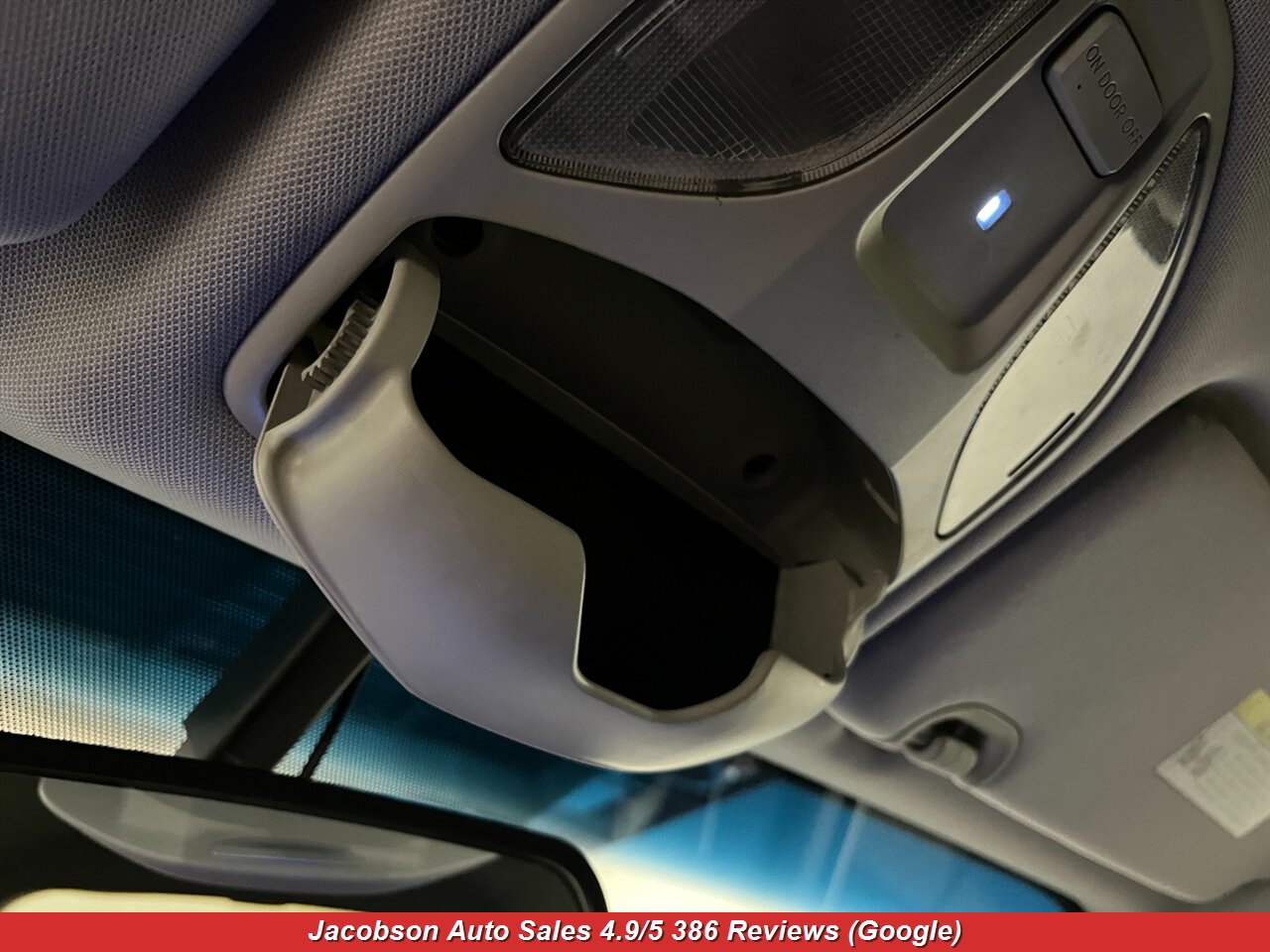 2014 Hyundai SANTA FE Sport 2.4L AWD - Photo 16 - Oshkosh, WI 54901