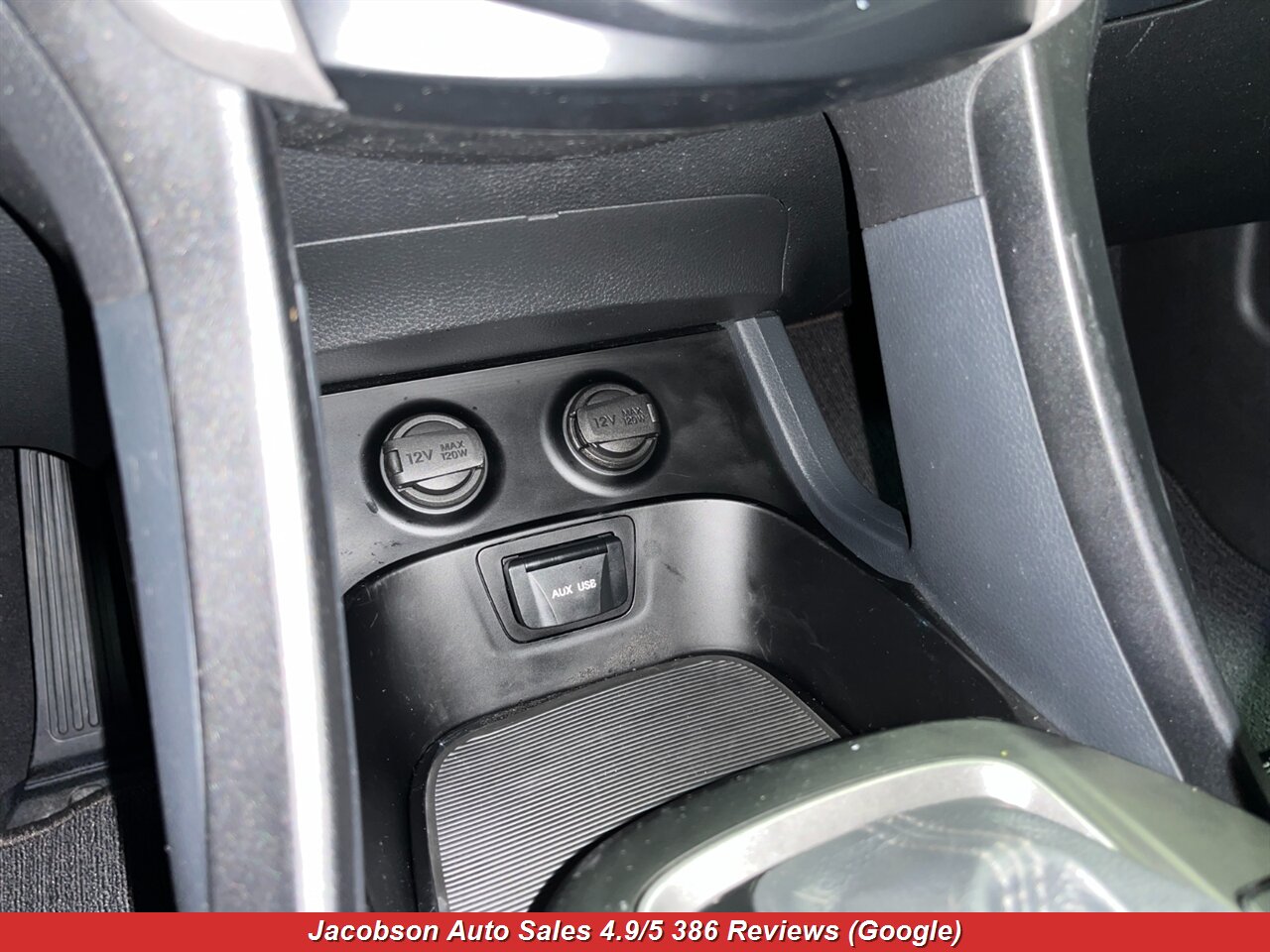 2014 Hyundai SANTA FE Sport 2.4L AWD - Photo 17 - Oshkosh, WI 54901