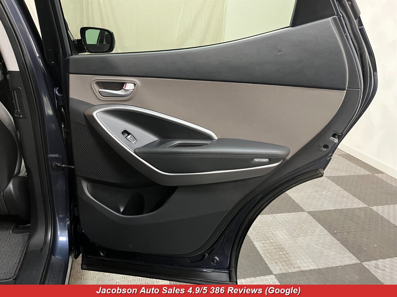 2014 Hyundai SANTA FE Sport 2.4L AWD - Photo 38 - Oshkosh, WI 54901