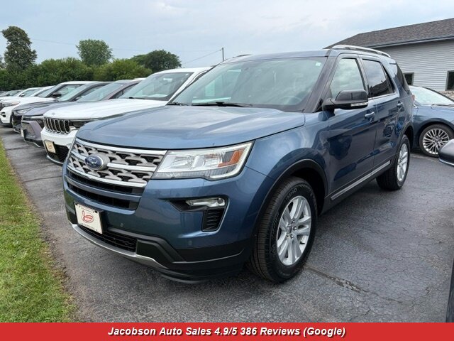 2018 Ford Explorer XLT AWD   - Photo 1 - Oshkosh, WI 54901