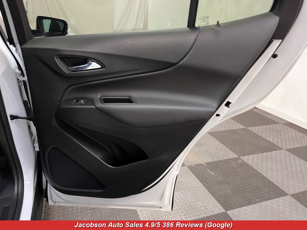 2024 Chevrolet Equinox LT 4x4 - Photo 48 - Oshkosh, WI 54901