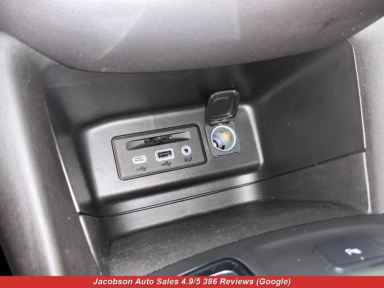 2024 Chevrolet Equinox LT 4x4 - Photo 18 - Oshkosh, WI 54901