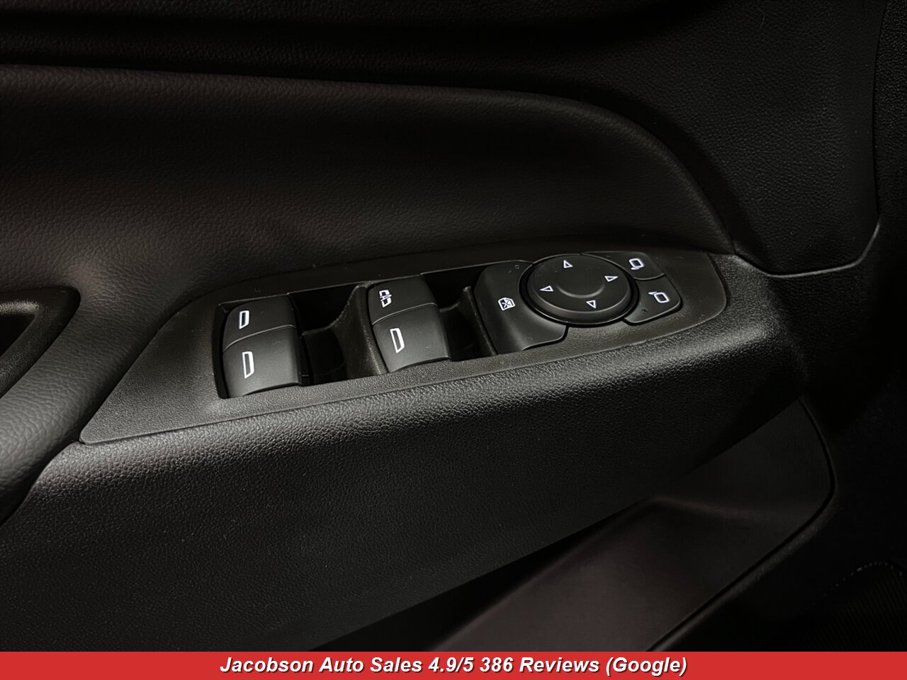 2024 Chevrolet Equinox LT 4x4 - Photo 2 - Oshkosh, WI 54901