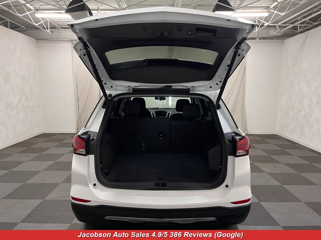 2024 Chevrolet Equinox LT 4x4 - Photo 43 - Oshkosh, WI 54901