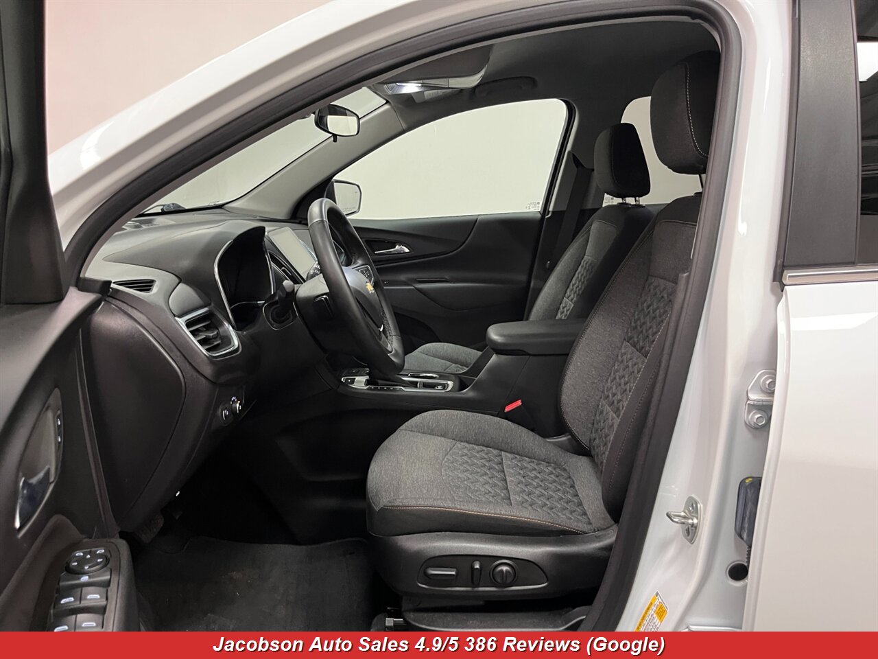 2024 Chevrolet Equinox LT 4x4 - Photo 33 - Oshkosh, WI 54901