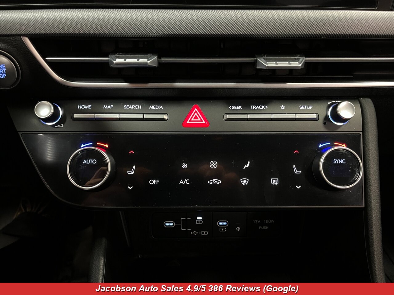 2024 Hyundai SONATA SEL - Photo 19 - Oshkosh, WI 54901