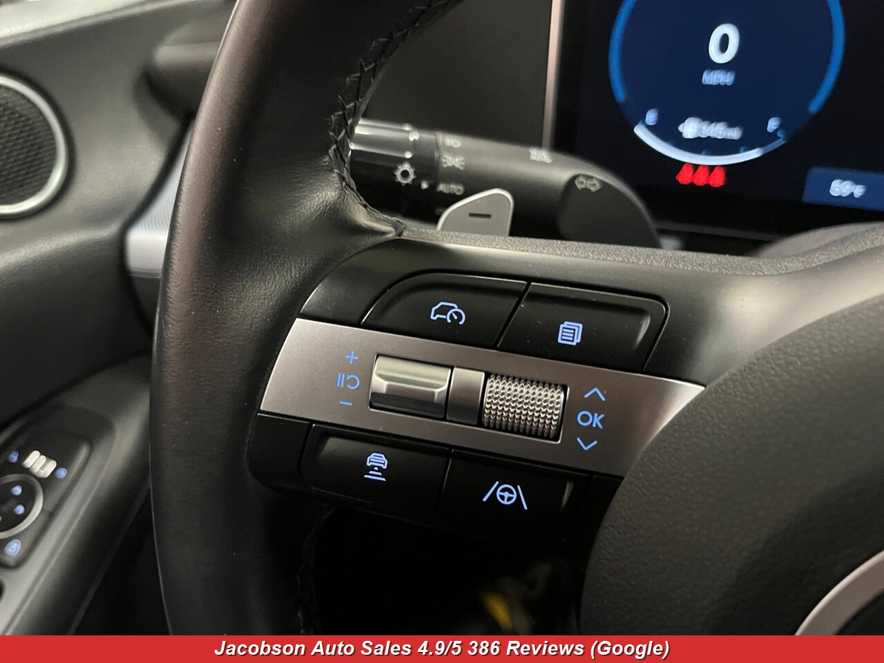 2024 Hyundai SONATA SEL - Photo 8 - Oshkosh, WI 54901