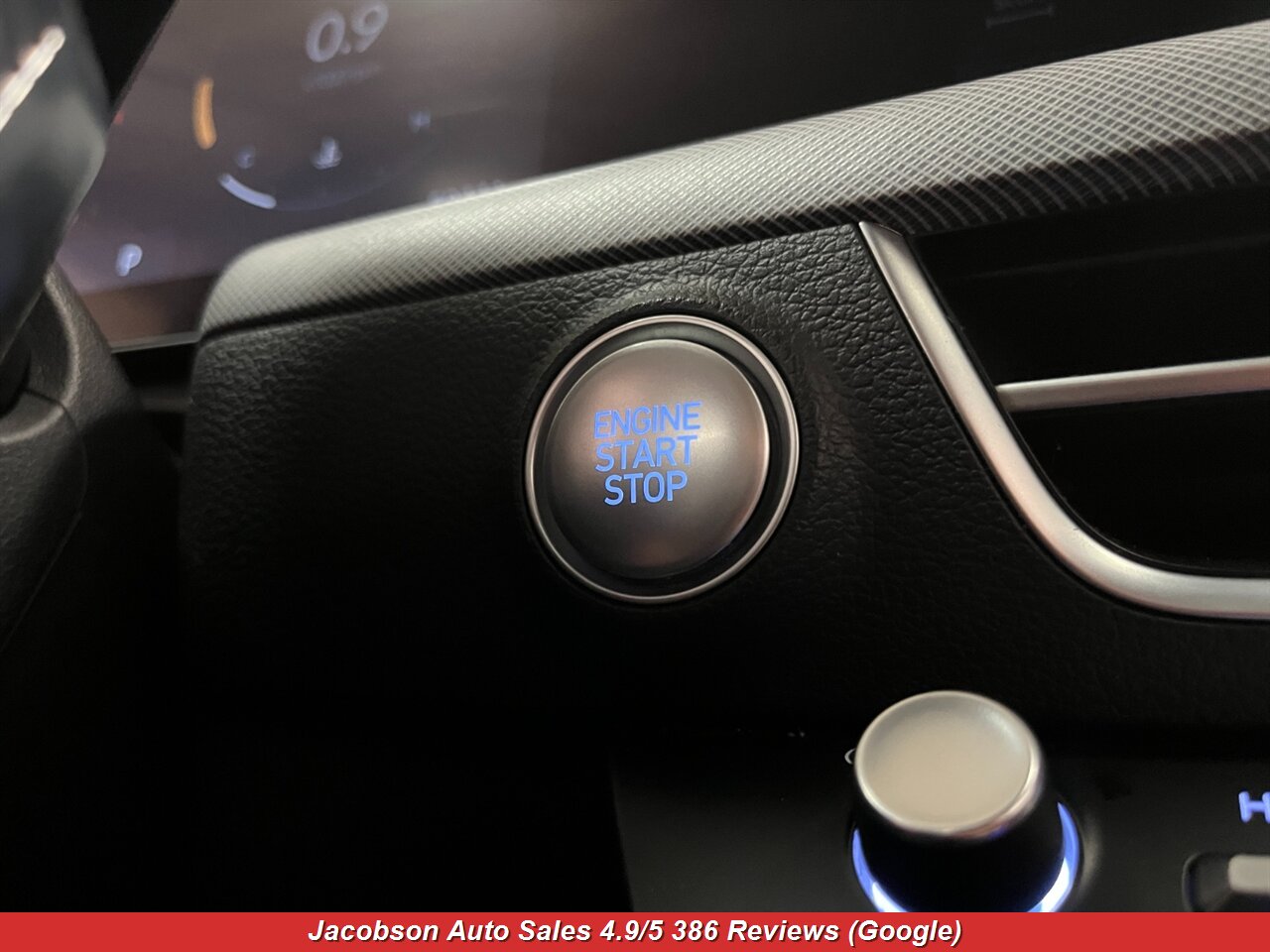 2024 Hyundai SONATA SEL - Photo 13 - Oshkosh, WI 54901