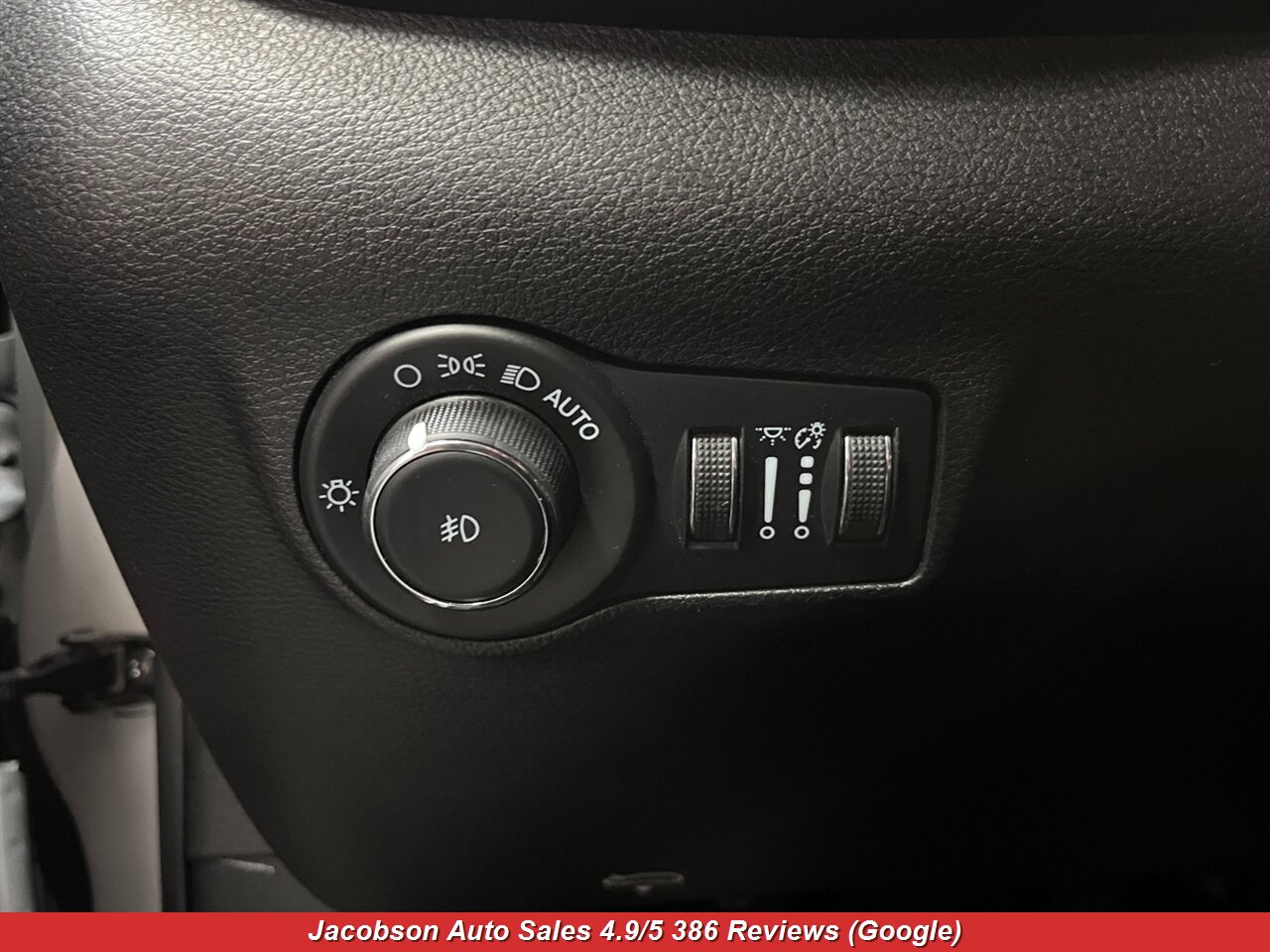 2022 Jeep Compass Limited 4x4 - Photo 5 - Oshkosh, WI 54901