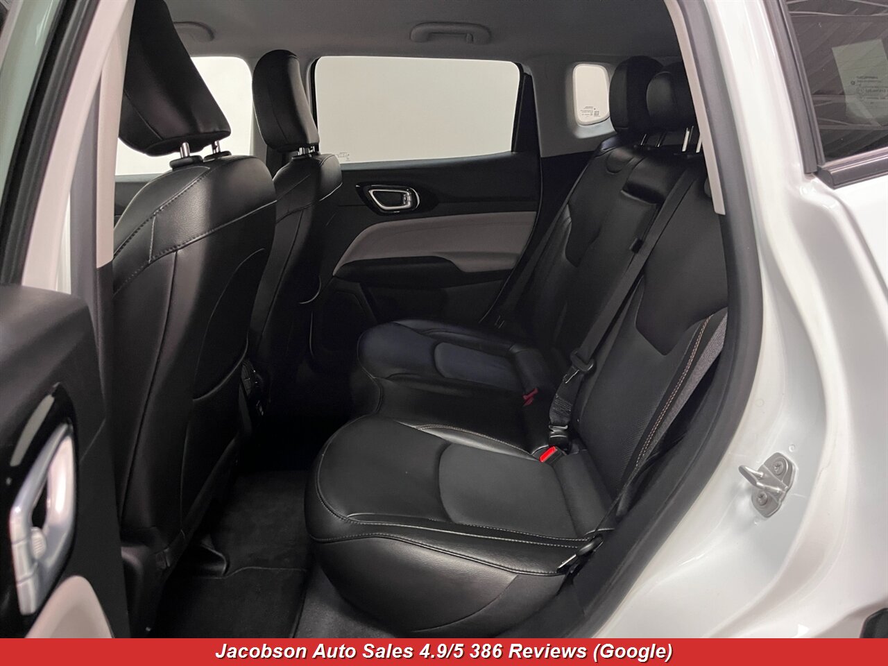 2022 Jeep Compass Limited 4x4 - Photo 34 - Oshkosh, WI 54901