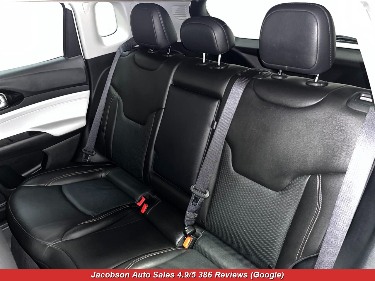 2022 Jeep Compass Limited 4x4 - Photo 36 - Oshkosh, WI 54901