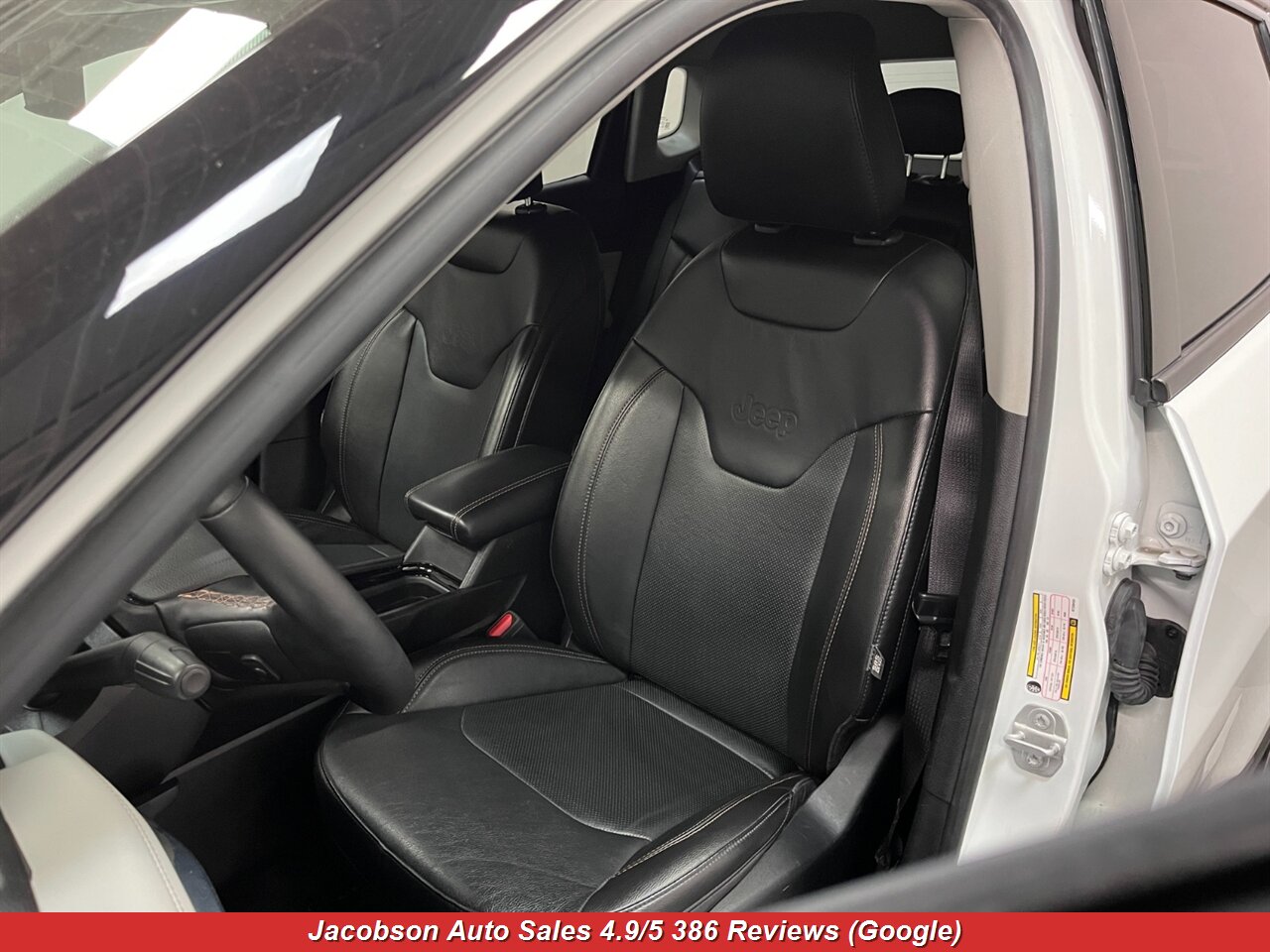 2022 Jeep Compass Limited 4x4 - Photo 32 - Oshkosh, WI 54901