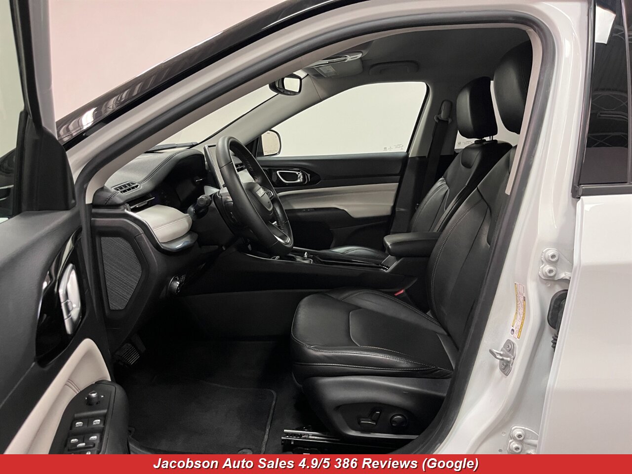 2022 Jeep Compass Limited 4x4 - Photo 31 - Oshkosh, WI 54901