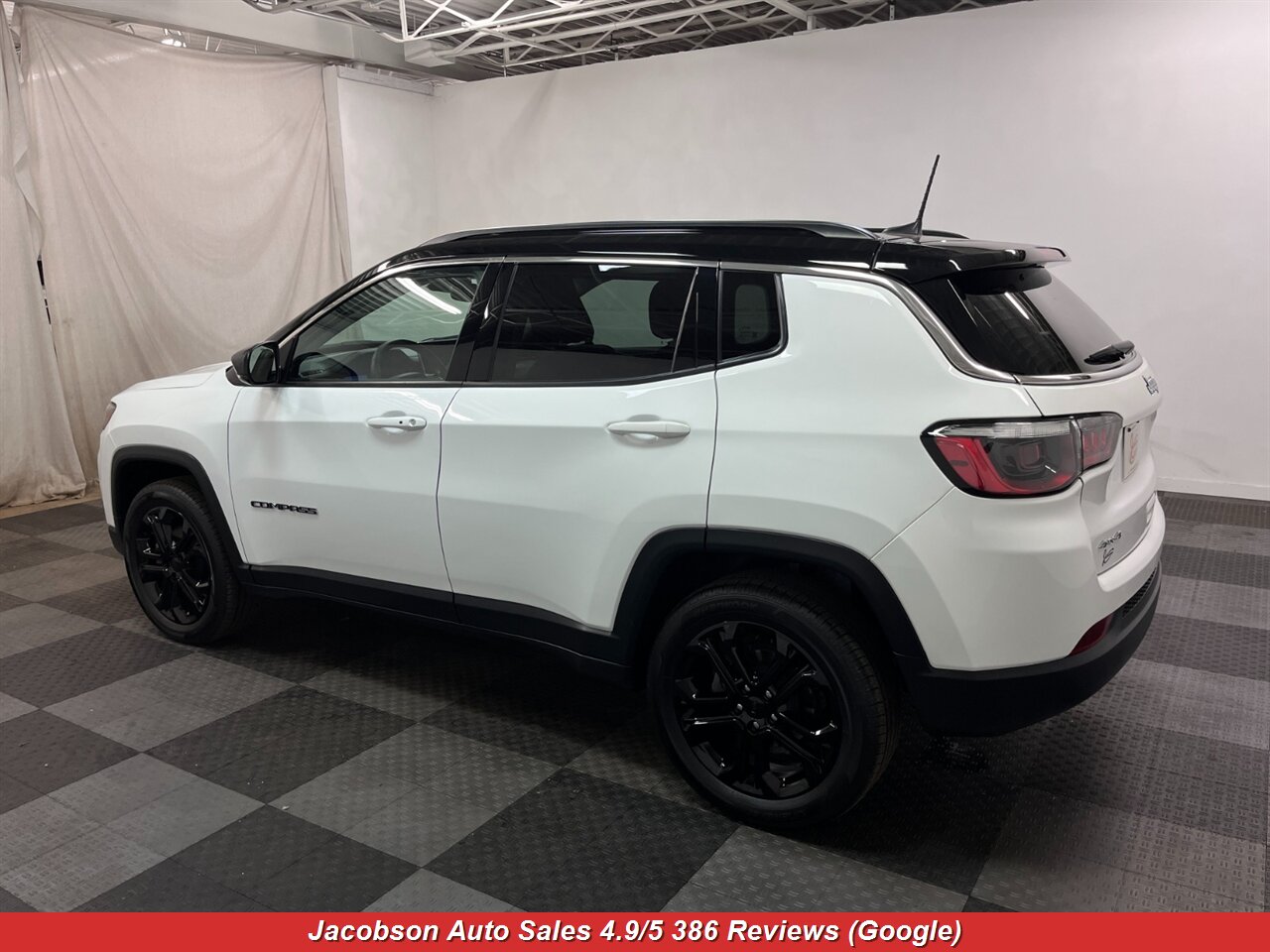 2022 Jeep Compass Limited 4x4 - Photo 37 - Oshkosh, WI 54901