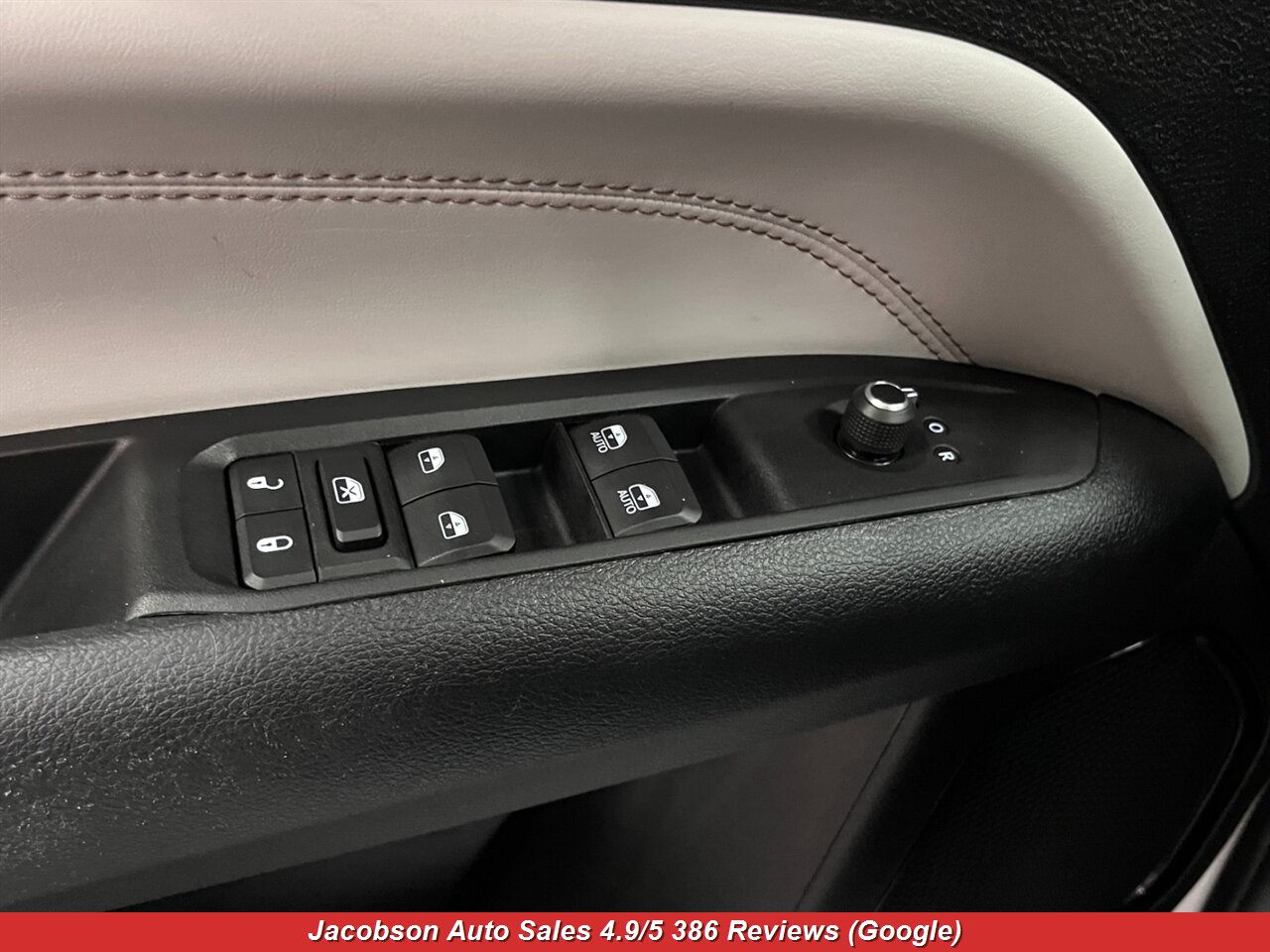 2022 Jeep Compass Limited 4x4 - Photo 4 - Oshkosh, WI 54901
