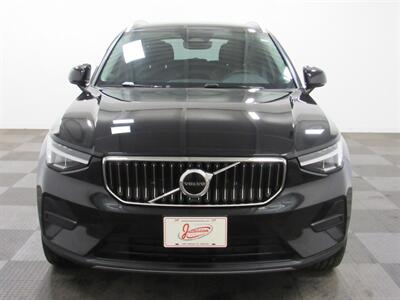 2024 Volvo XC40 B5 Core Bright Theme AWD   - Photo 2 - Oshkosh, WI 54901