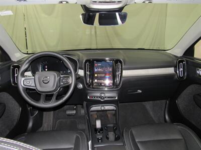 2024 Volvo XC40 B5 Core Bright Theme AWD   - Photo 13 - Oshkosh, WI 54901