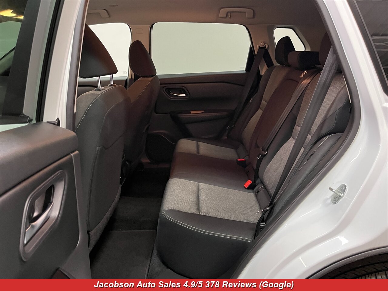 2024 Nissan Rogue SV AWD - Photo 34 - Oshkosh, WI 54901