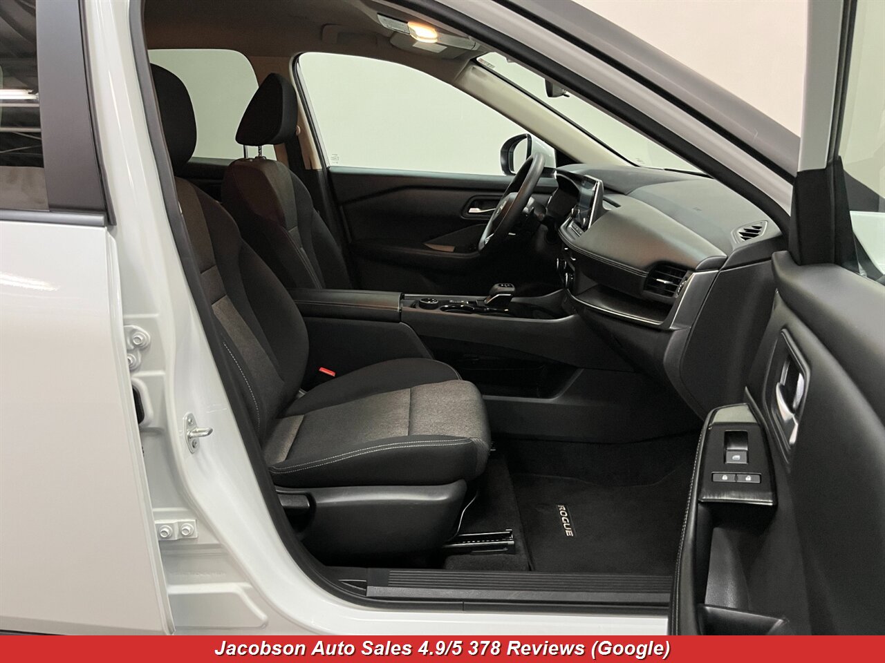 2024 Nissan Rogue SV AWD - Photo 41 - Oshkosh, WI 54901