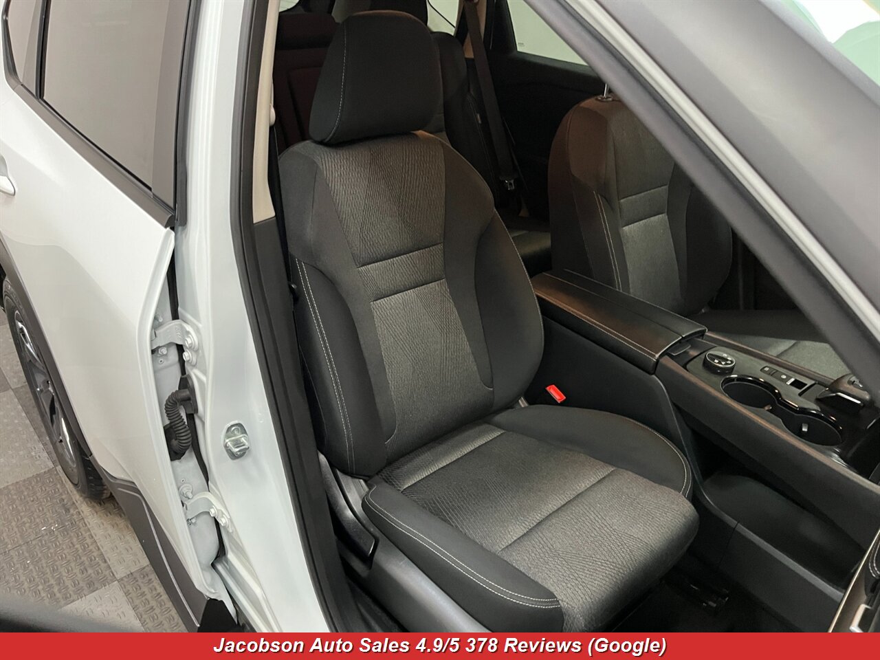 2024 Nissan Rogue SV AWD - Photo 40 - Oshkosh, WI 54901