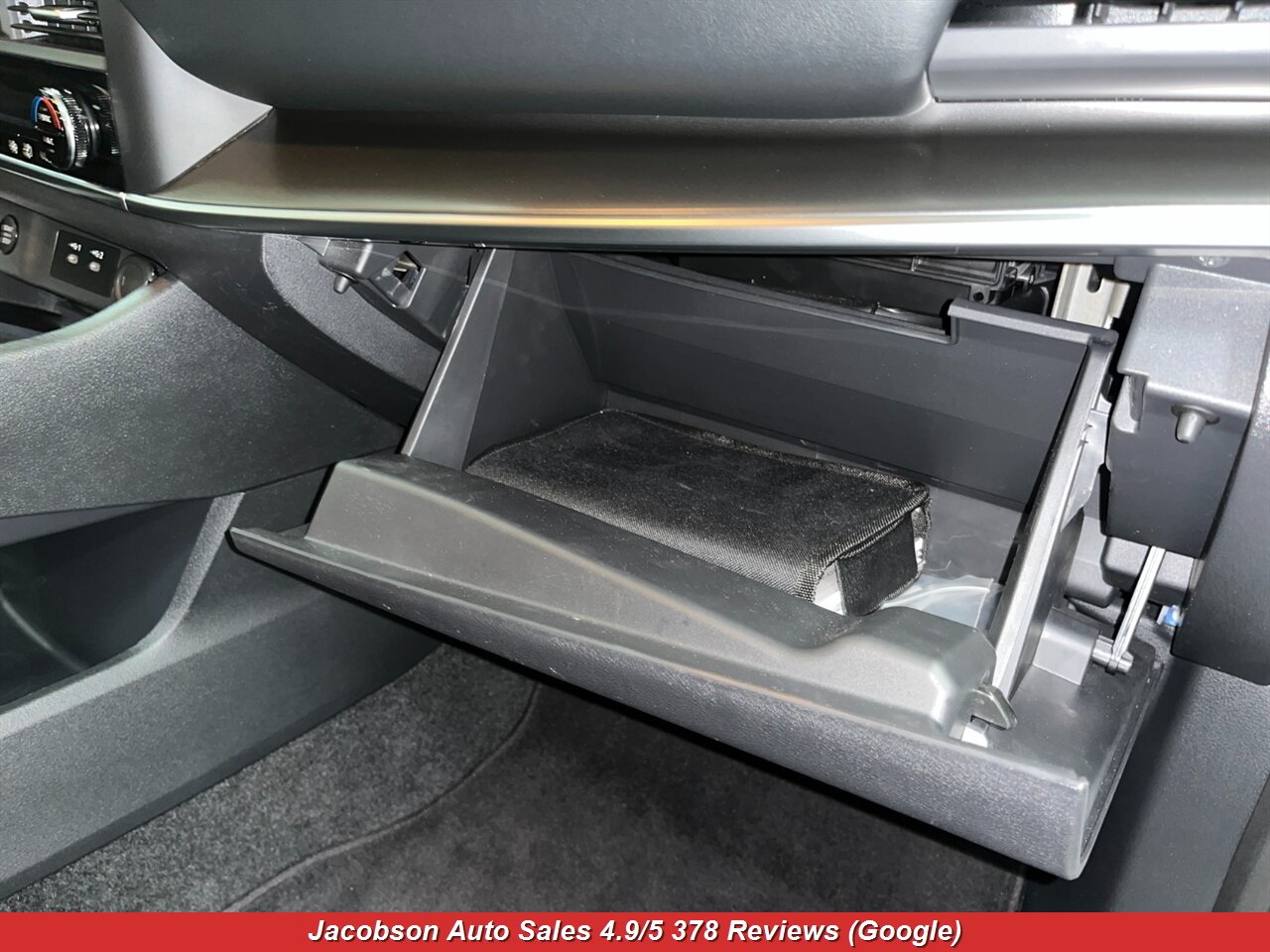 2024 Nissan Rogue SV AWD - Photo 43 - Oshkosh, WI 54901