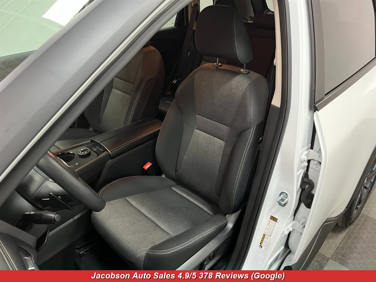 2024 Nissan Rogue SV AWD - Photo 29 - Oshkosh, WI 54901