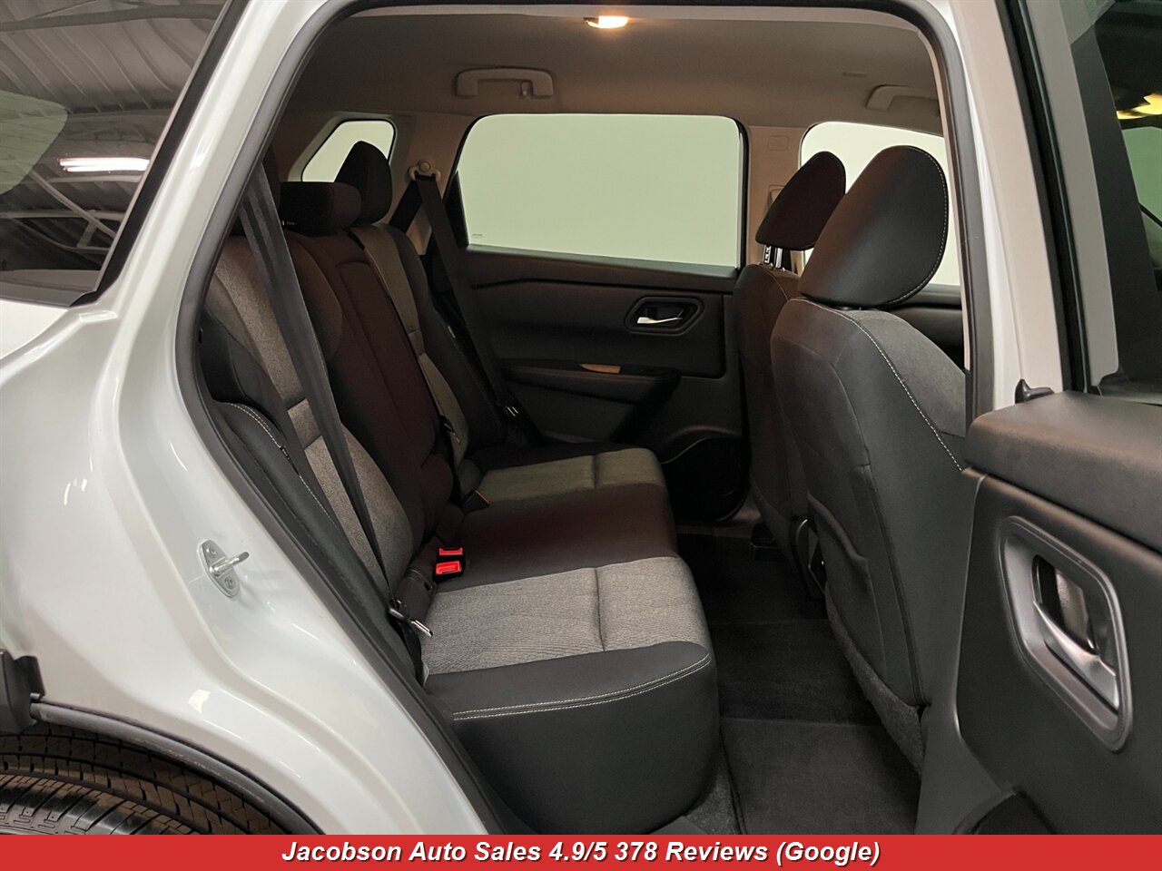 2024 Nissan Rogue SV AWD - Photo 38 - Oshkosh, WI 54901