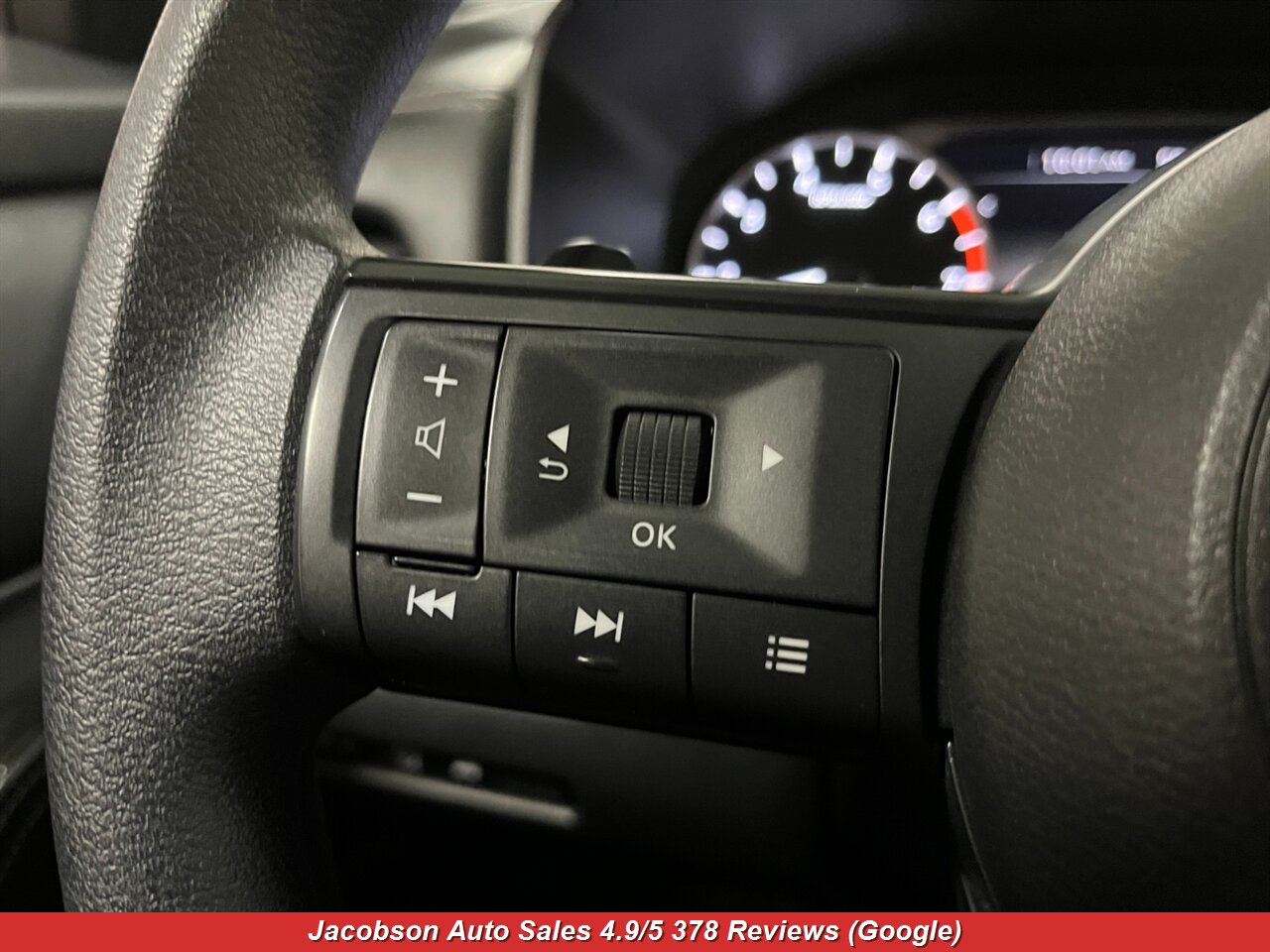 2024 Nissan Rogue SV AWD - Photo 9 - Oshkosh, WI 54901