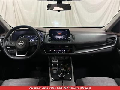2023 Nissan Rogue SV AWD   - Photo 16 - Oshkosh, WI 54901