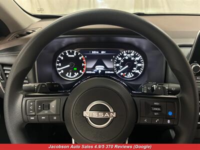 2023 Nissan Rogue SV AWD   - Photo 11 - Oshkosh, WI 54901
