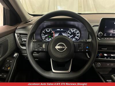 2023 Nissan Rogue SV AWD   - Photo 8 - Oshkosh, WI 54901